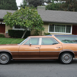 oldsmobile_vistacruiser_1972